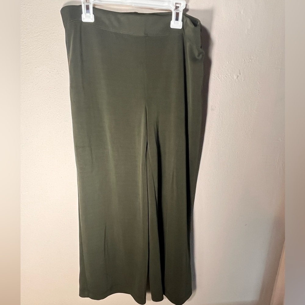 JL Jules &  Leopold Casual 22” Pull on Flowy Pants  Olive Wide  Leg Cropped